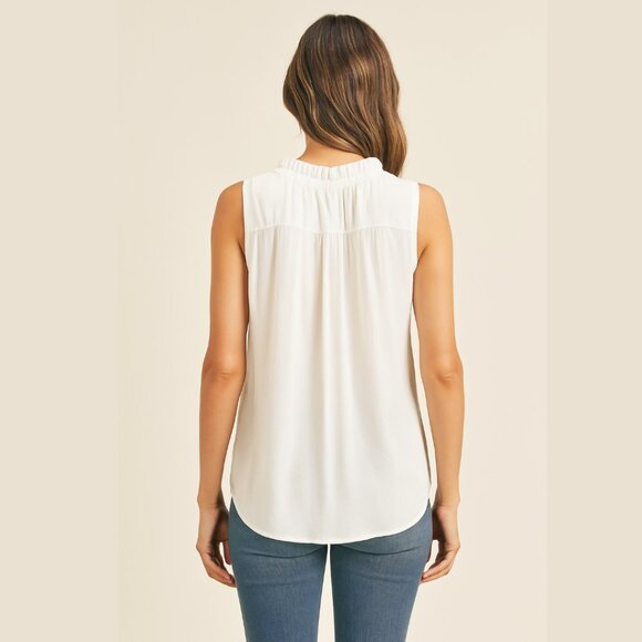 🆂🅰🅻🅴 A485 ✽ White Button-Front Sleeveless Blouse - Picture 2 of 4